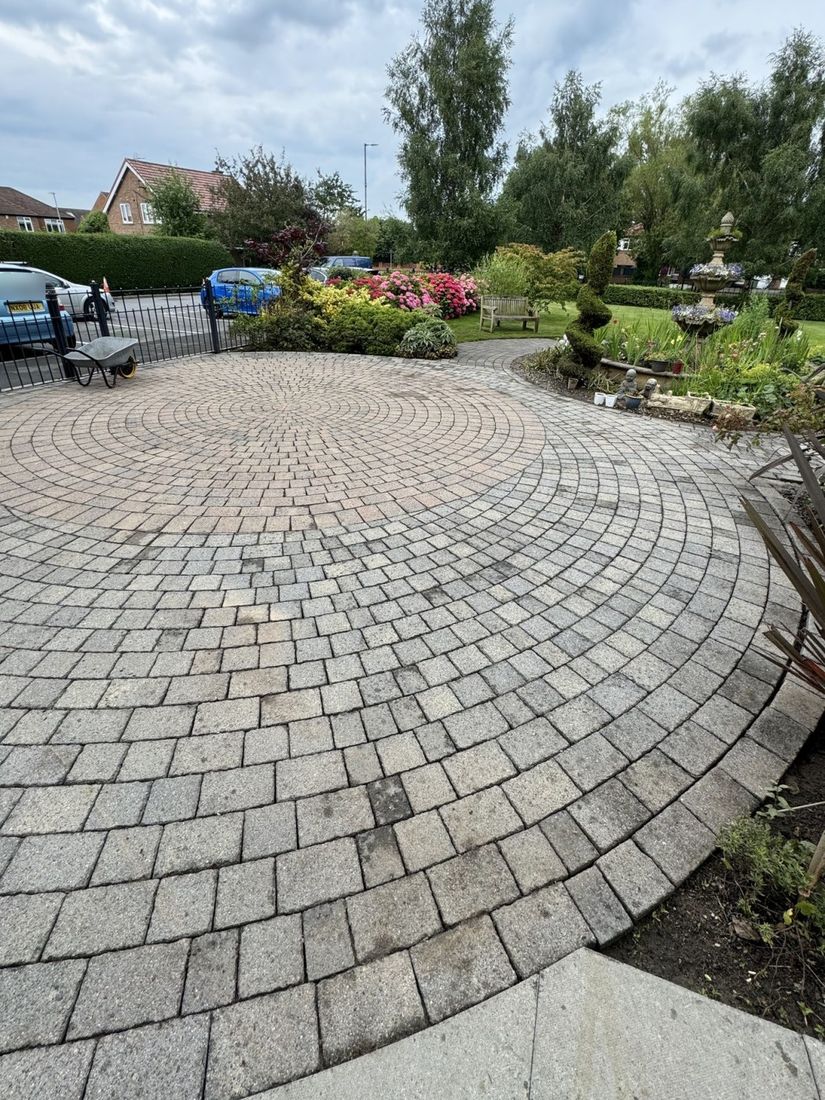 Commercial courtyard – Eaglescliffe after cleaning by MMC Exterior Cleaning