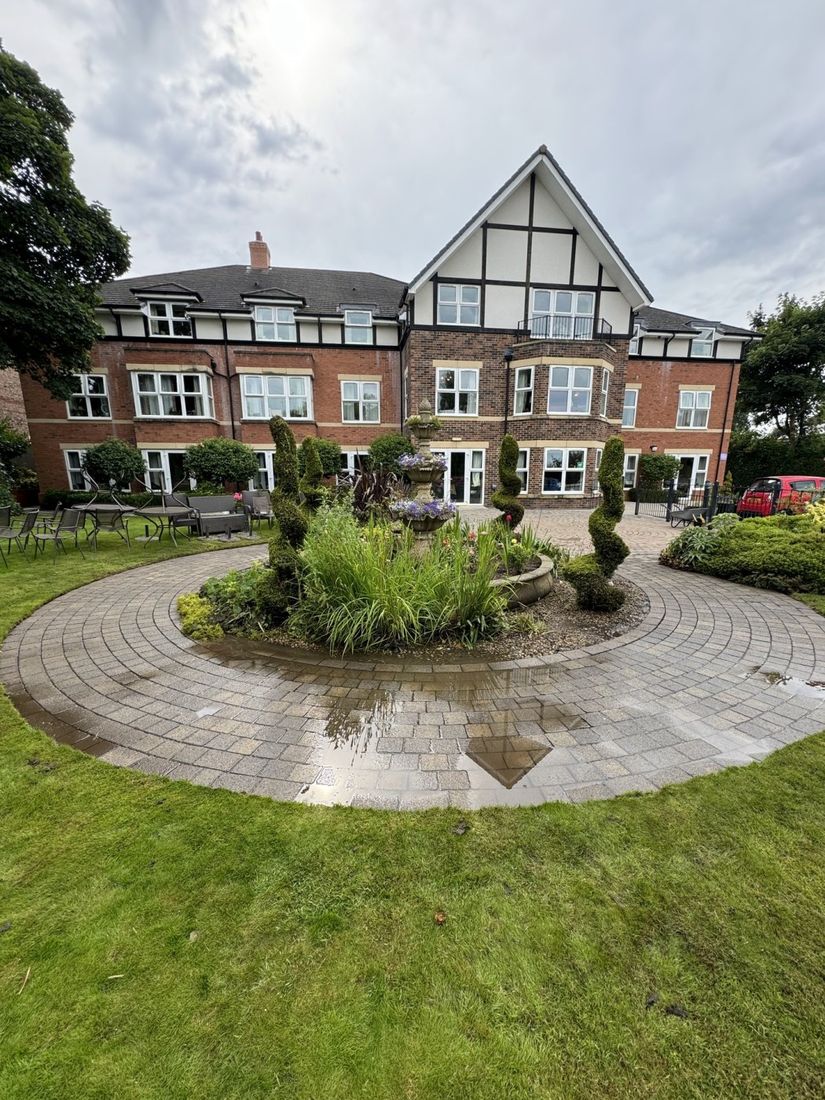 Commercial grounds – Eaglescliffe after cleaning by MMC Exterior Cleaning