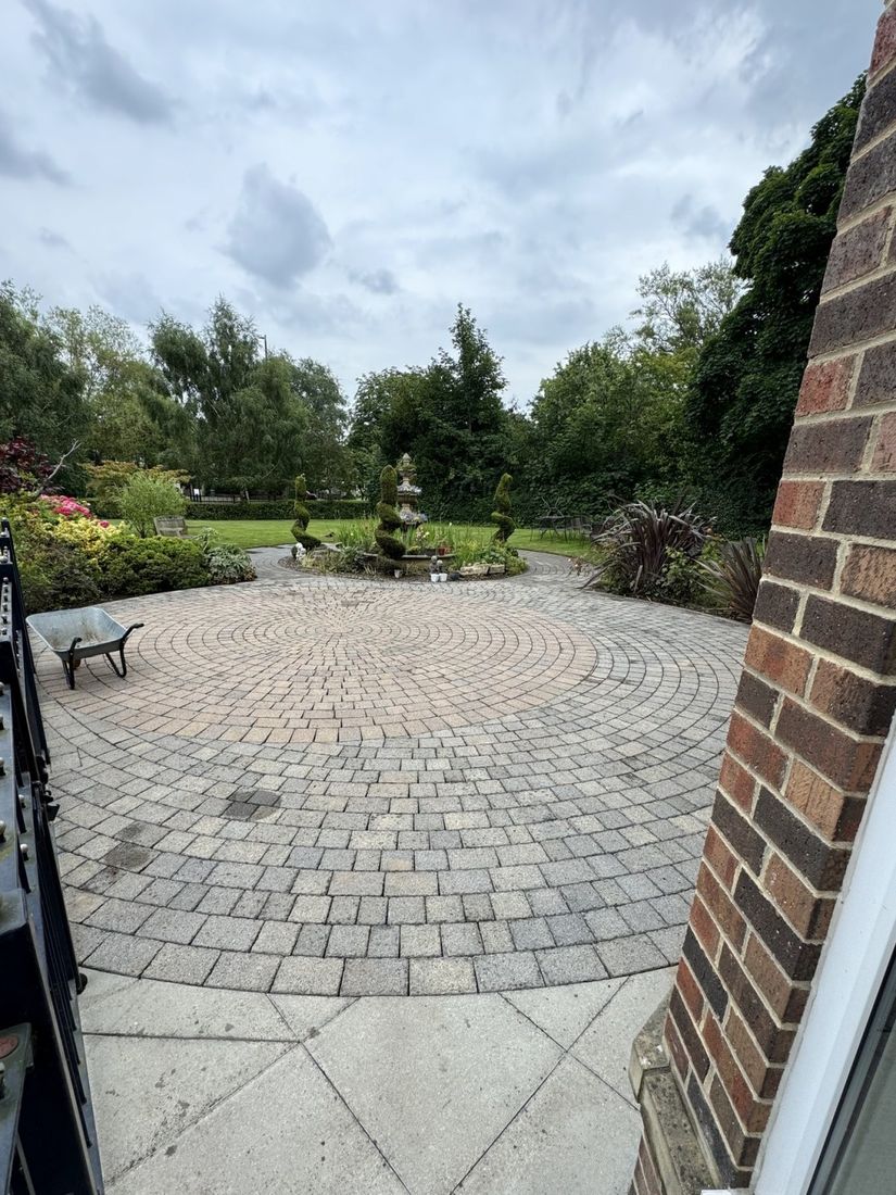 Commercial courtyard – Eaglescliffe after cleaning by MMC Exterior Cleaning