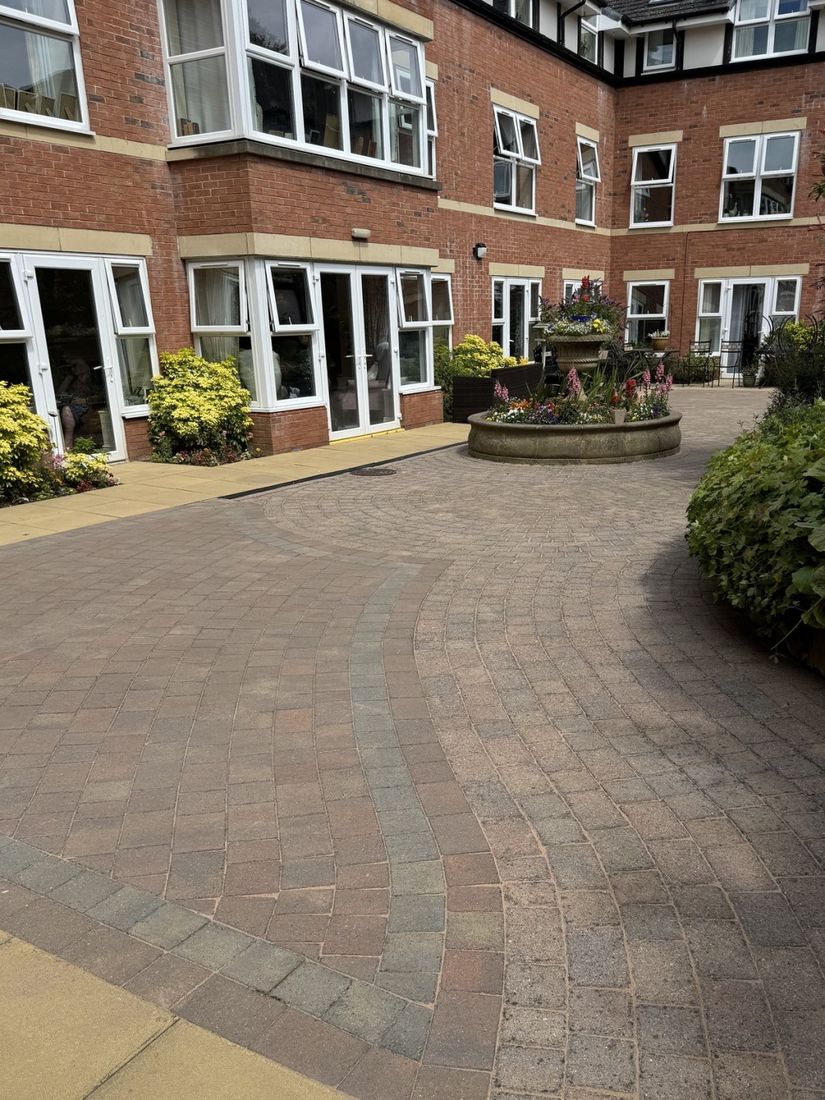 Commercial courtyard – Eaglescliffe after cleaning by MMC Exterior Cleaning