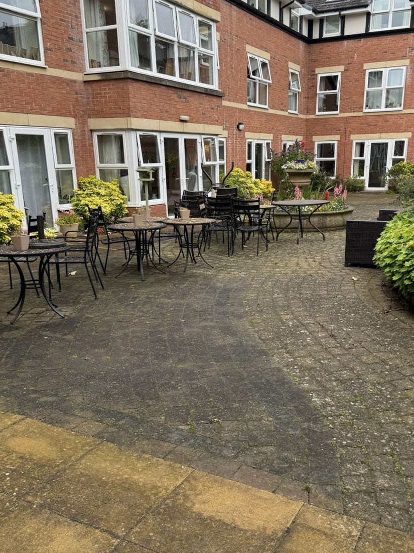 Commercial courtyard – Eaglescliffe before cleaning