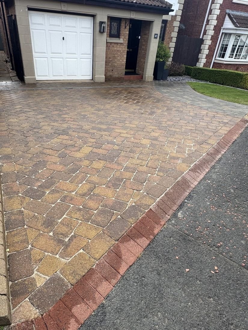 Block paving driveway – Hemlington after cleaning by MMC Exterior Cleaning