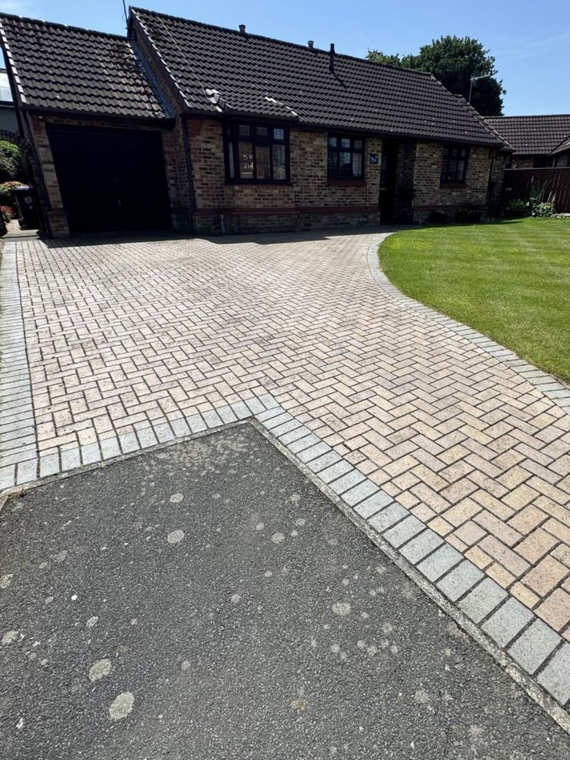 Block paving driveway – Normanby before cleaning