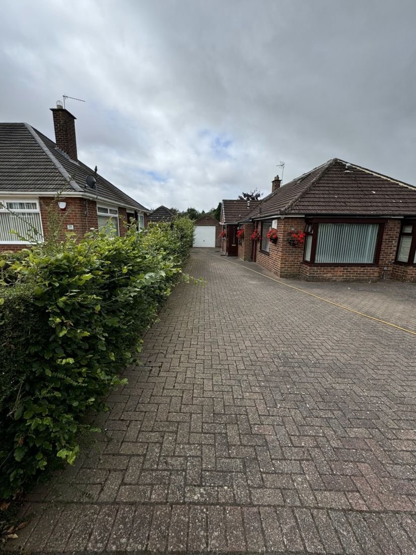 Block paving driveway – Nunthorpe before cleaning