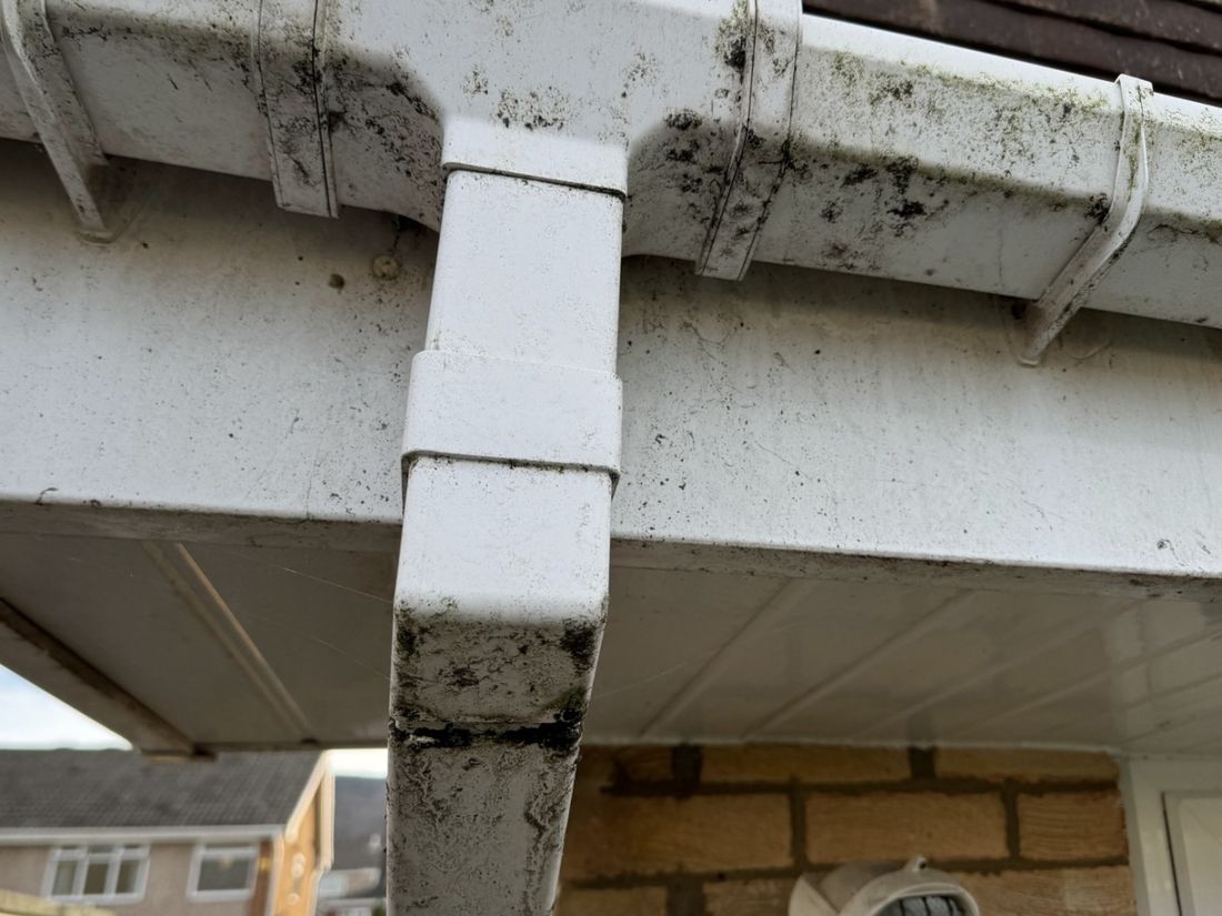 Fascias, soffits & guttering – Guisborough before cleaning