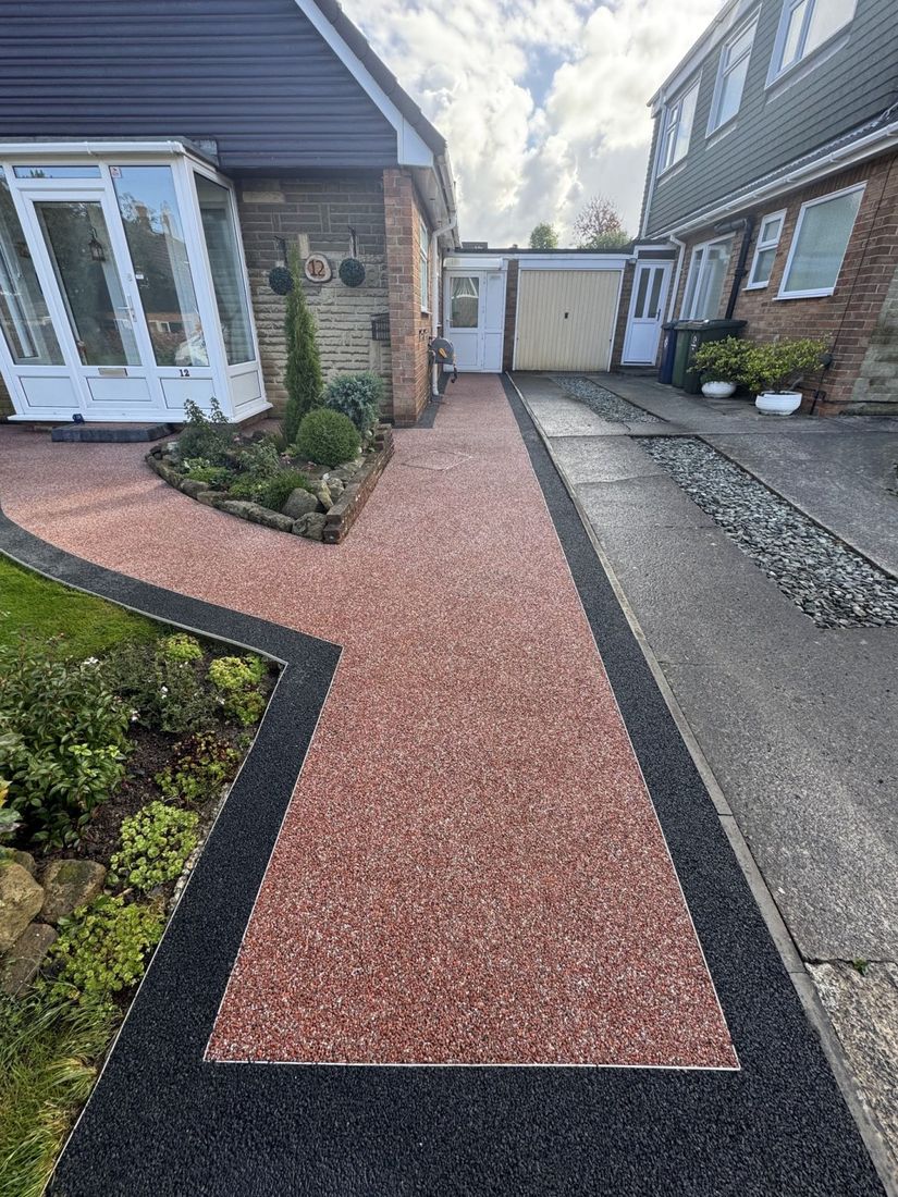 Resin bound driveway – Guisborough after cleaning by MMC Exterior Cleaning