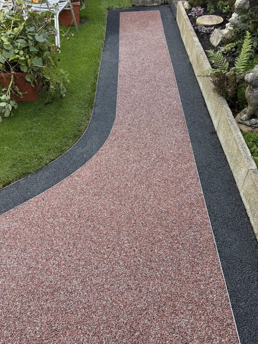Resin bound driveway after cleaning in Guisborough by MMC Exterior Cleaning