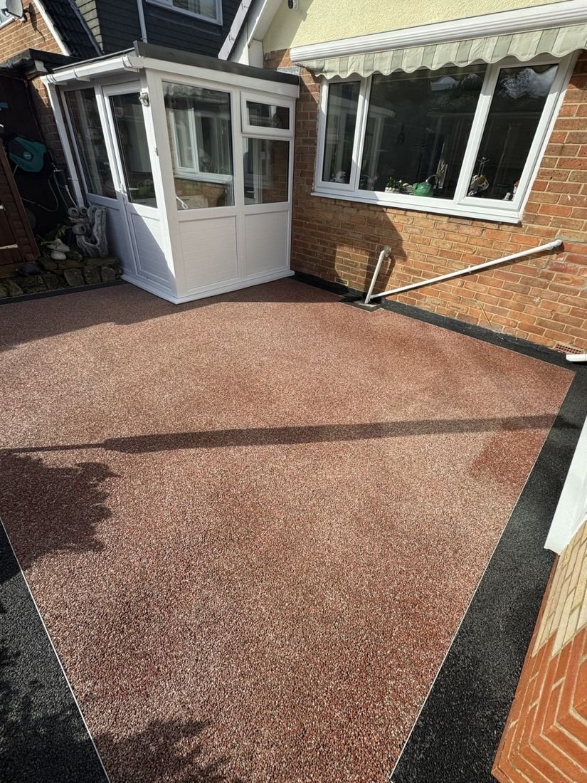 Resin bound patio – Guisborough after cleaning by MMC Exterior Cleaning